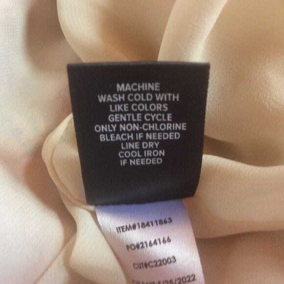 Torrid Georgette Eyelet Smocked Waist Puff Sleeve Floral Boho Top Size 4-4X/26 - Picture 6 of 7